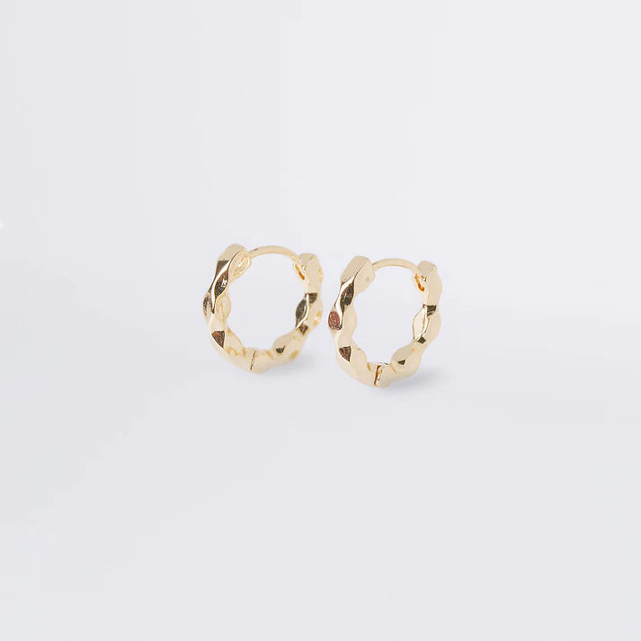 Wavy Hoops