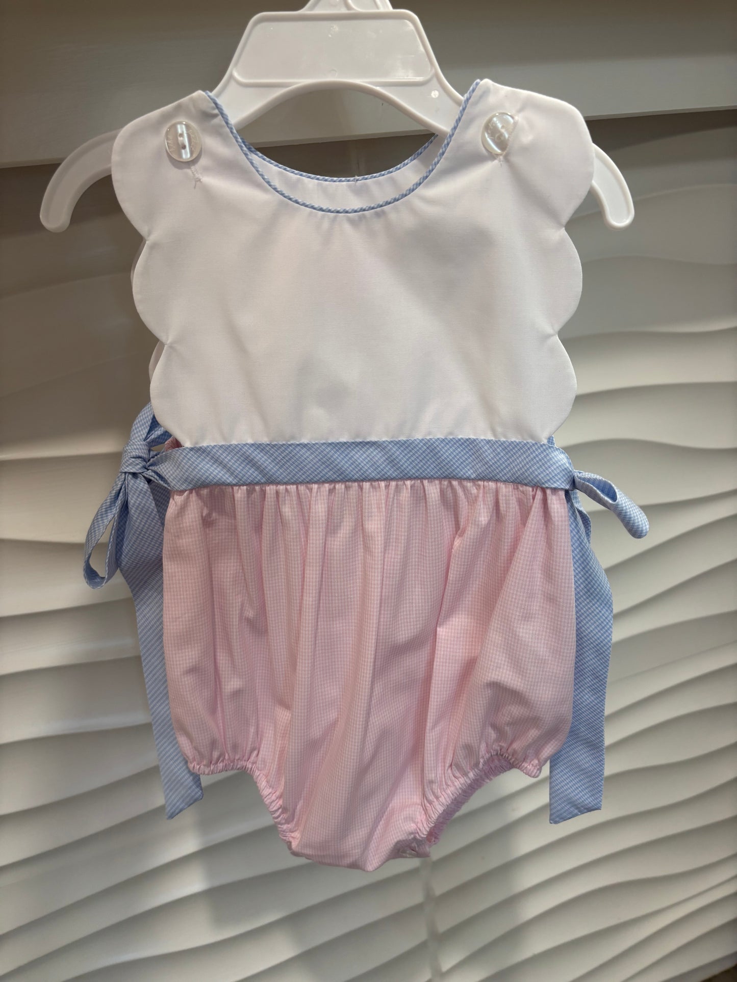 Checkered Pink Scalloped Bubble with Side Tied Bows
