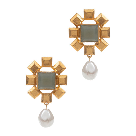 Centered Pearl Link Earrings