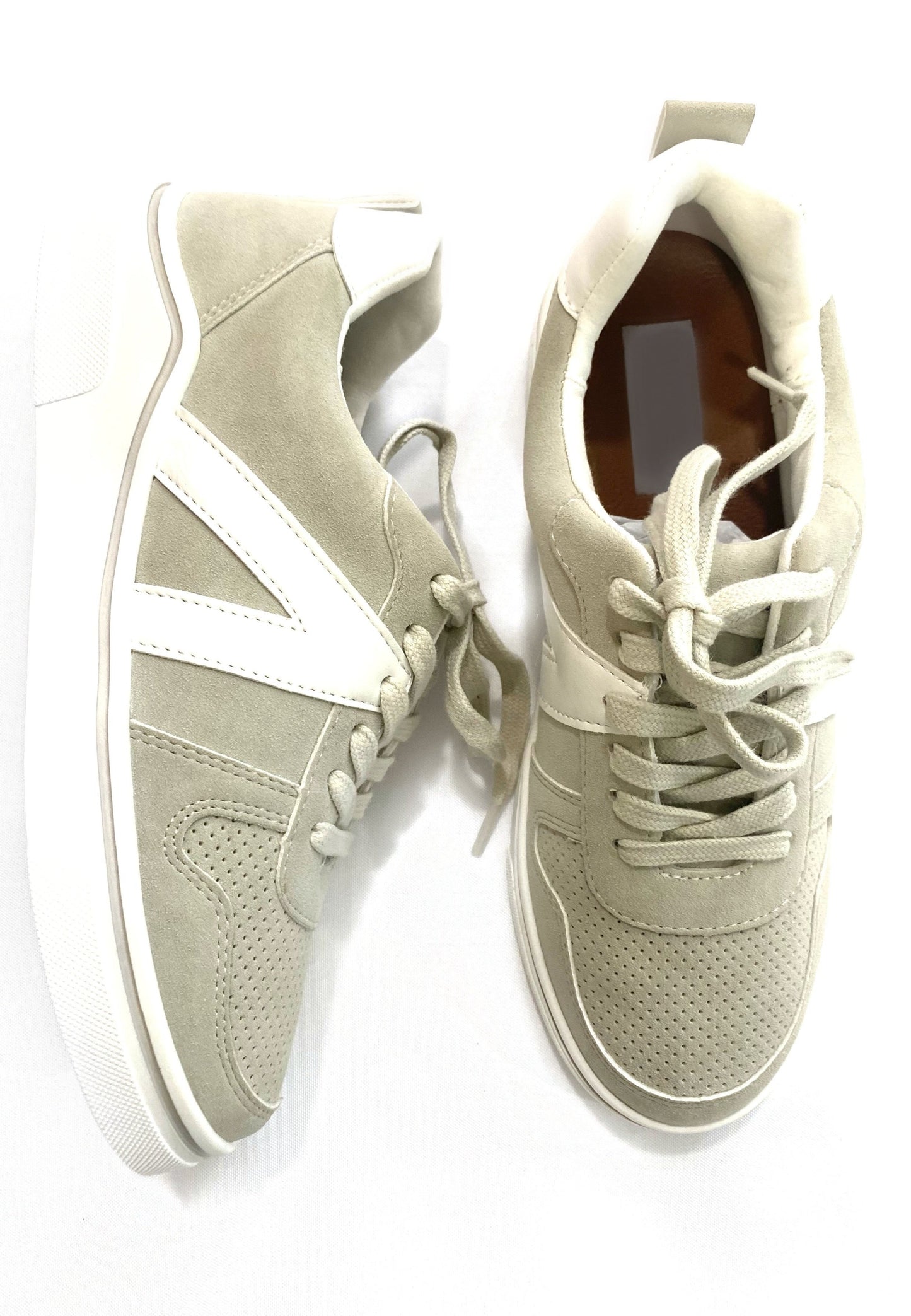Bursue Grey and White Sneaker