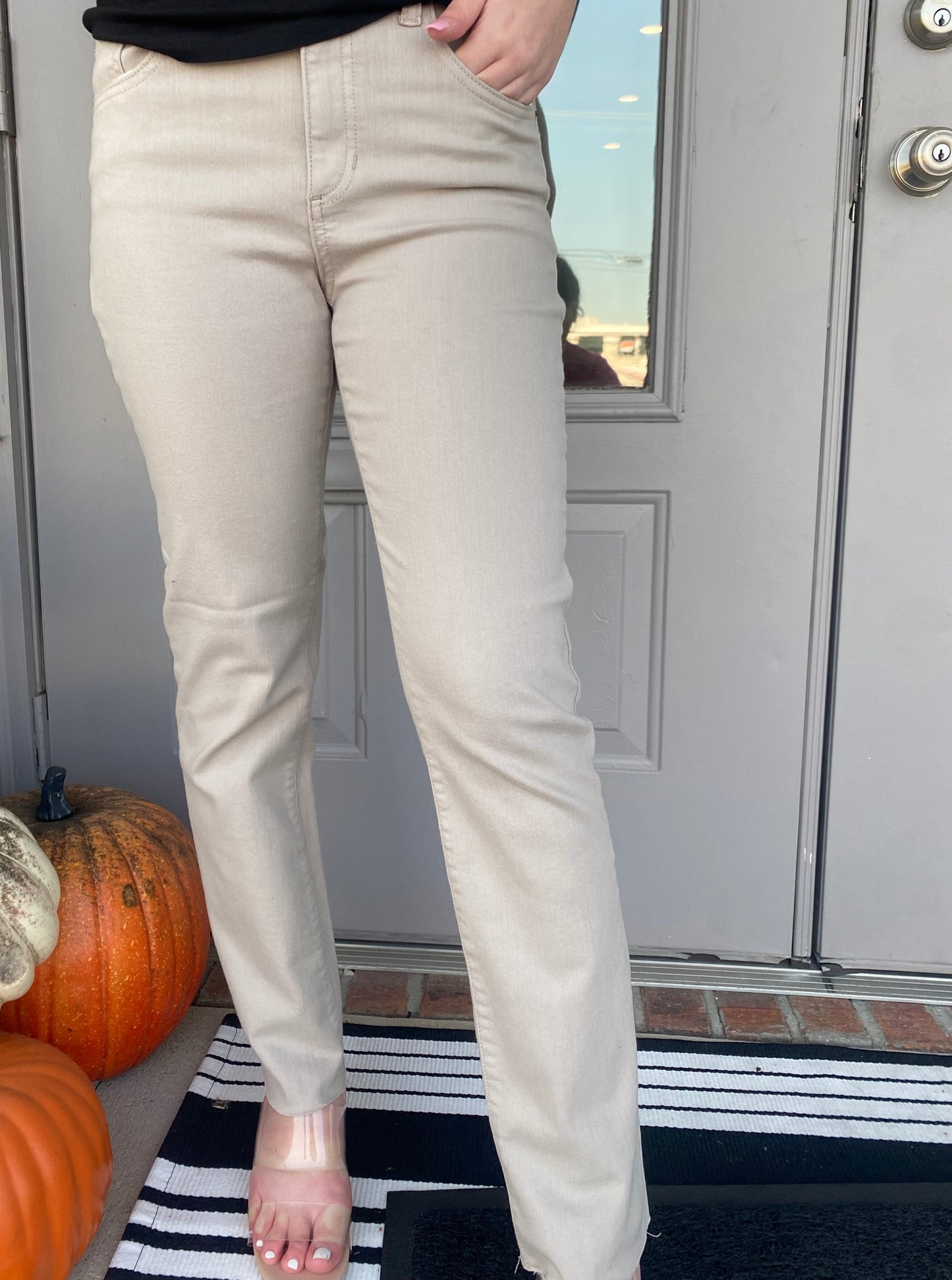 Khaki Violeta High Rise Slim Straight Jean